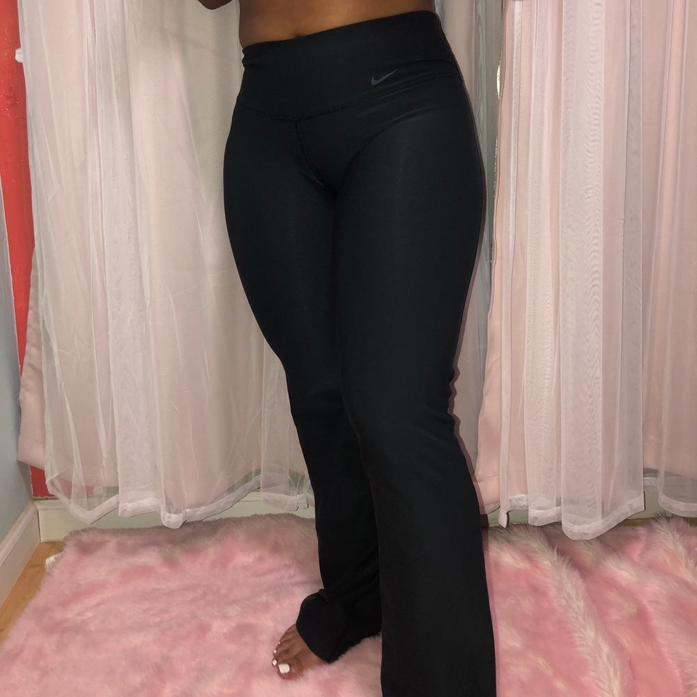 SALE!! NIKE BLACK LEGGINGS - Picture 3 of 6